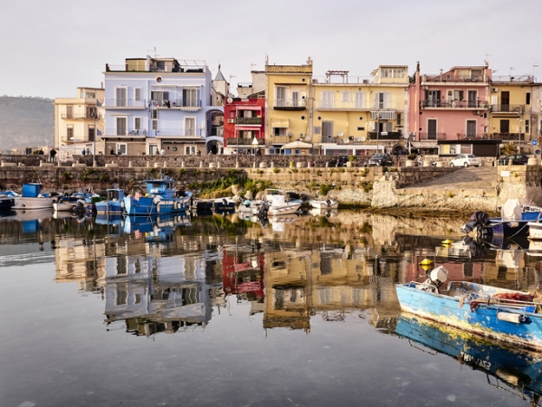 Pozzuoli, Il Rione E Il Castello Week End